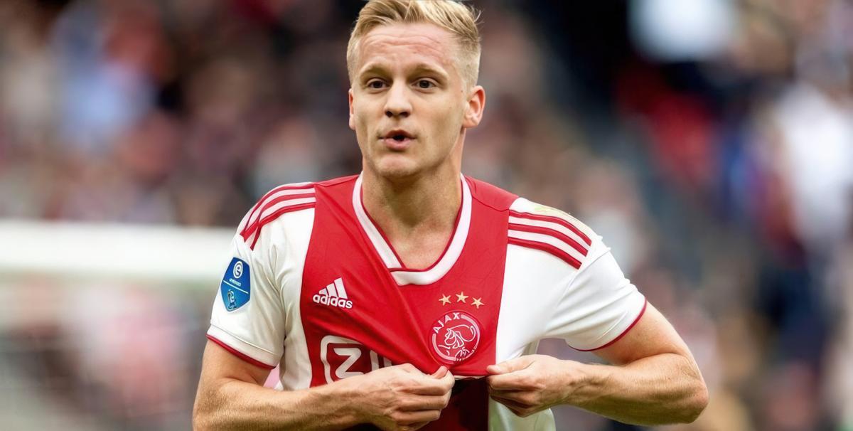 Manchester United are keen on signing Ajax midfielder Donny van de Beek this month