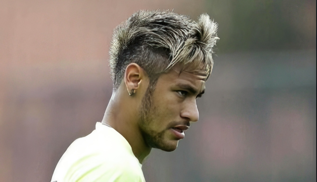 11 Most Stylish Footballer Haircuts | SoccerGator